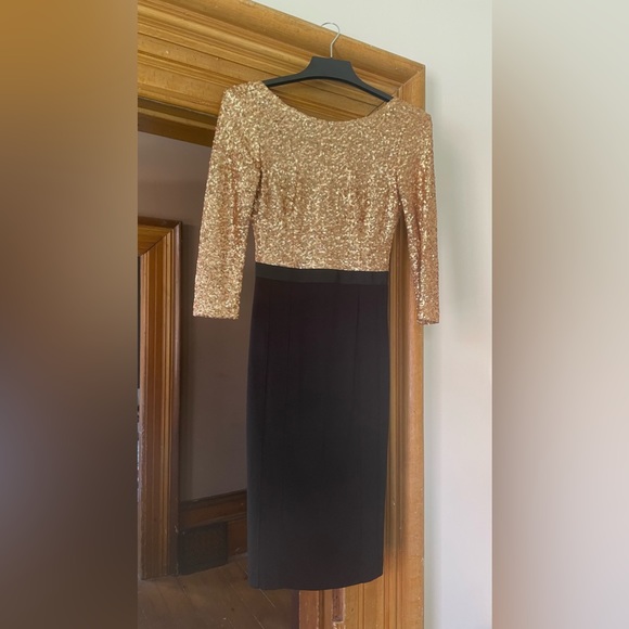 Nissa dress size 4 gold sequin and black with 3/4 sleeve and low back - Picture 4 of 7